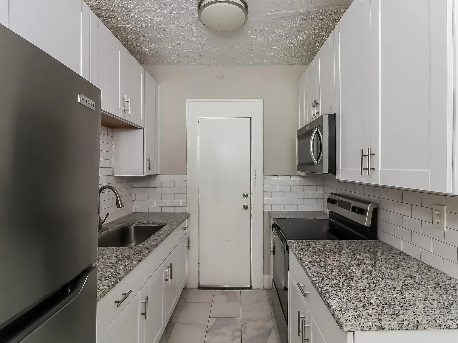 Studio, 650 sqft, $1,400 — Photo 4