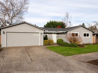 9469 SW Ochoco Dr, Tualatin, OR 97062