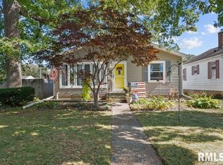 409 14th St, Silvis, IL 61282