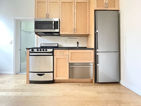2nd image of 53 W 72nd St APT 4D