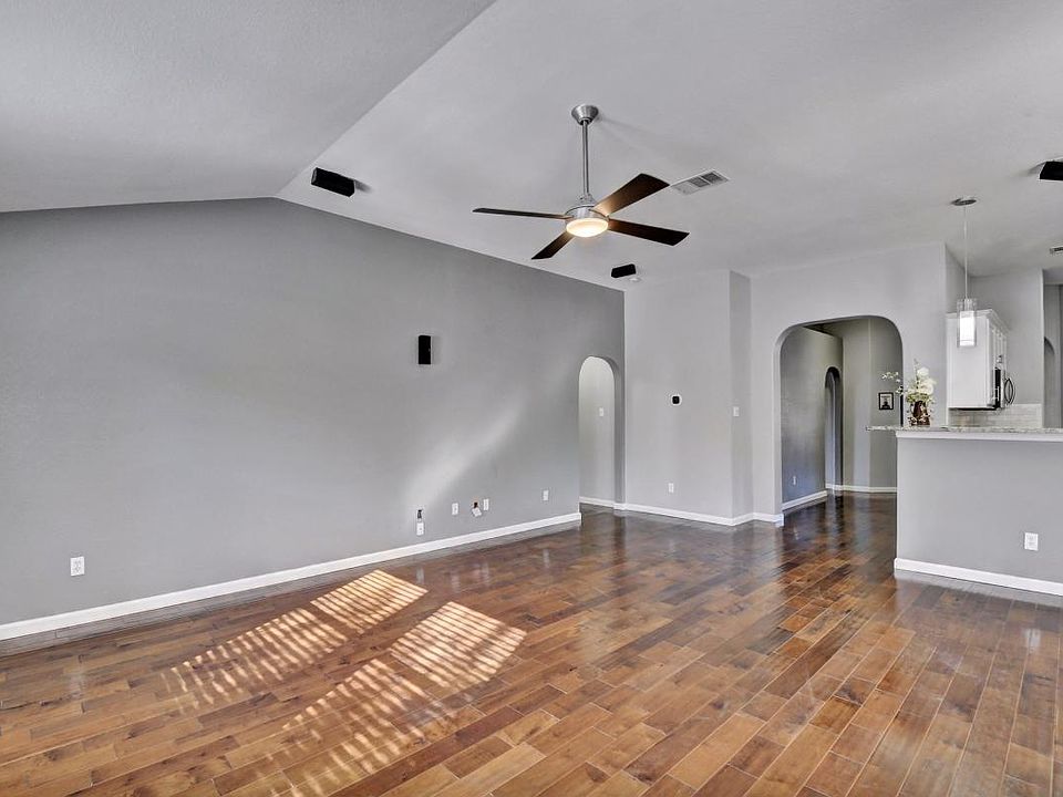 1st image of 108 Justin Leonard Dr