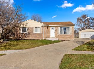9939 Jackson Ln, Belleville, MI 48111