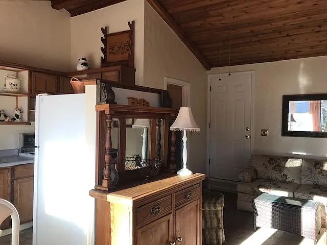 2085 Whitfield Way #C — Photo 4