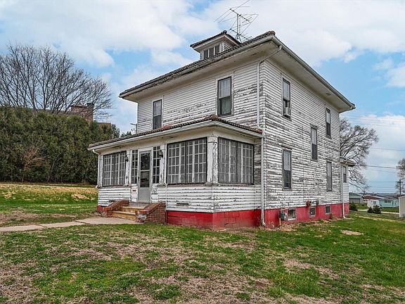 3rd image of 202 Y St