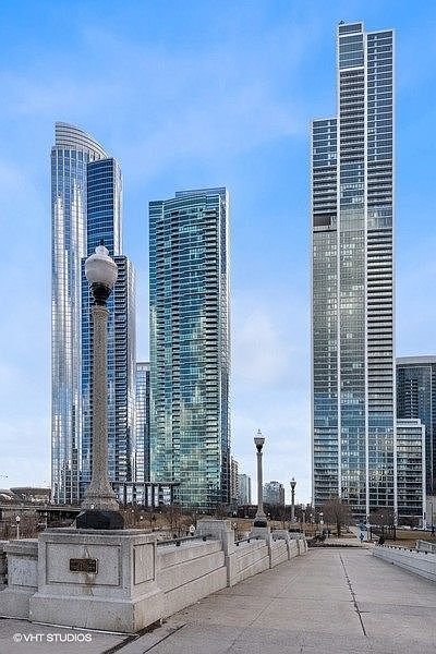 1st image of 1201 S Prairie Ave #3901