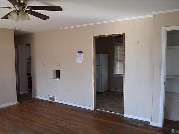 2nd image of 202 Simmons Ave