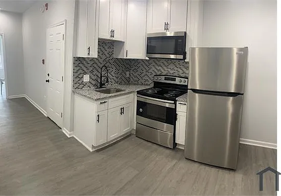 2 bed, 900 sqft, $1,300 — Photo 1