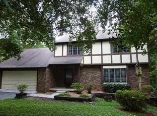 1127 W Outer Dr, Oak Ridge, TN 37830