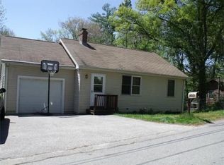 6 2nd St #A, Amesbury, MA 01913