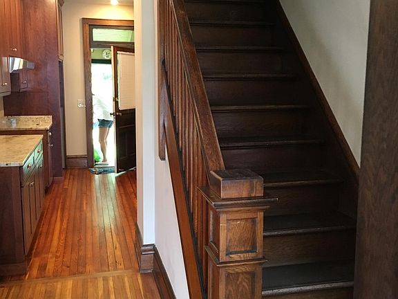 5th image of 106 W Oakland Ave #1