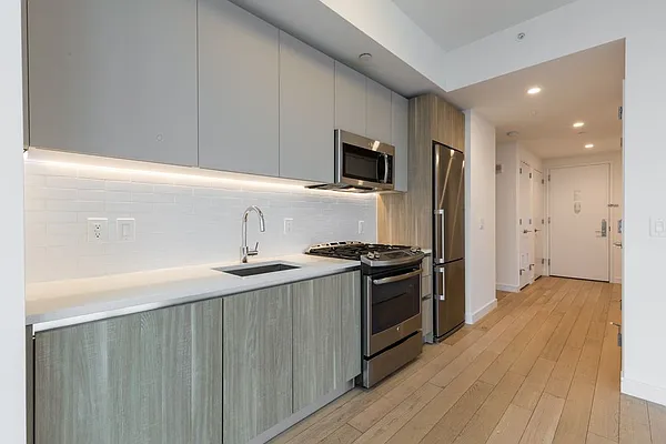 Rented by Stonehenge NYC LLC | media 4