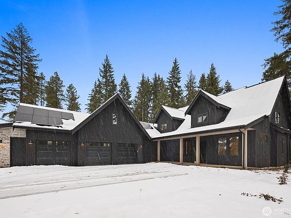 2nd image of 220 Farmhouse Way