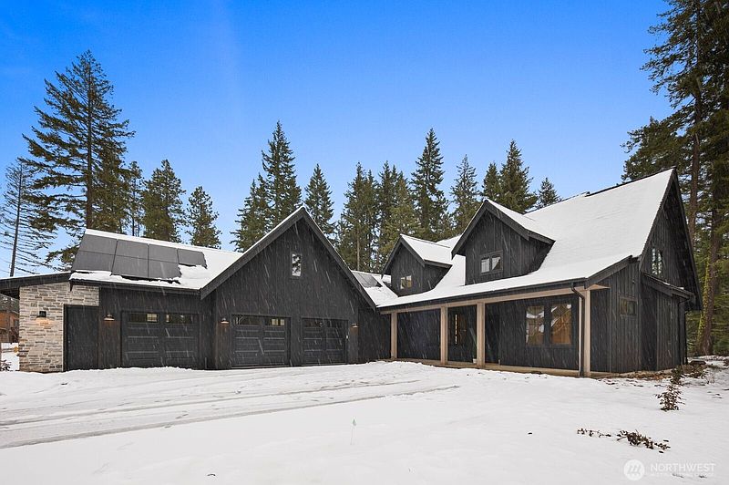 2nd image of 220 Farmhouse Way