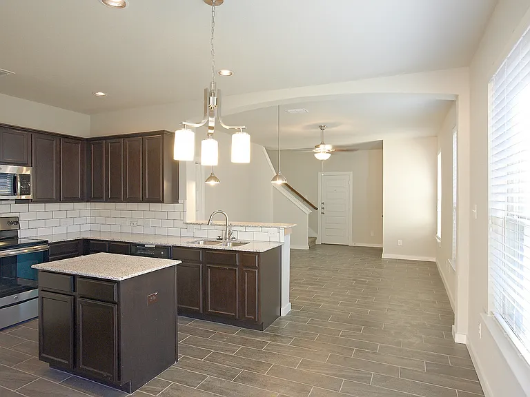 7102 Faith Way — Photo 3