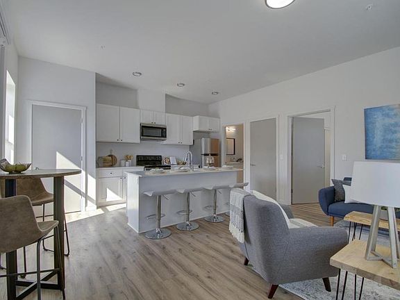 5th image of 1414 Markle Ave #101