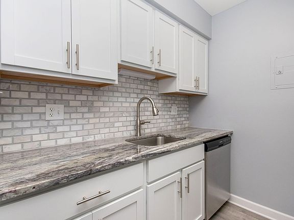 4th image of 33302 Kingslane Ct APT 4
