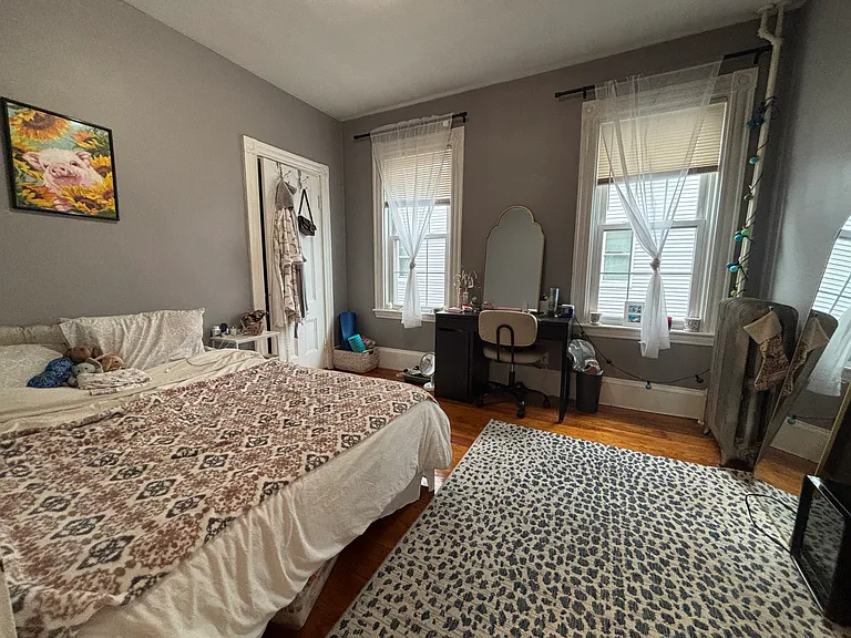 671 E 8th St #1 — Photo 5