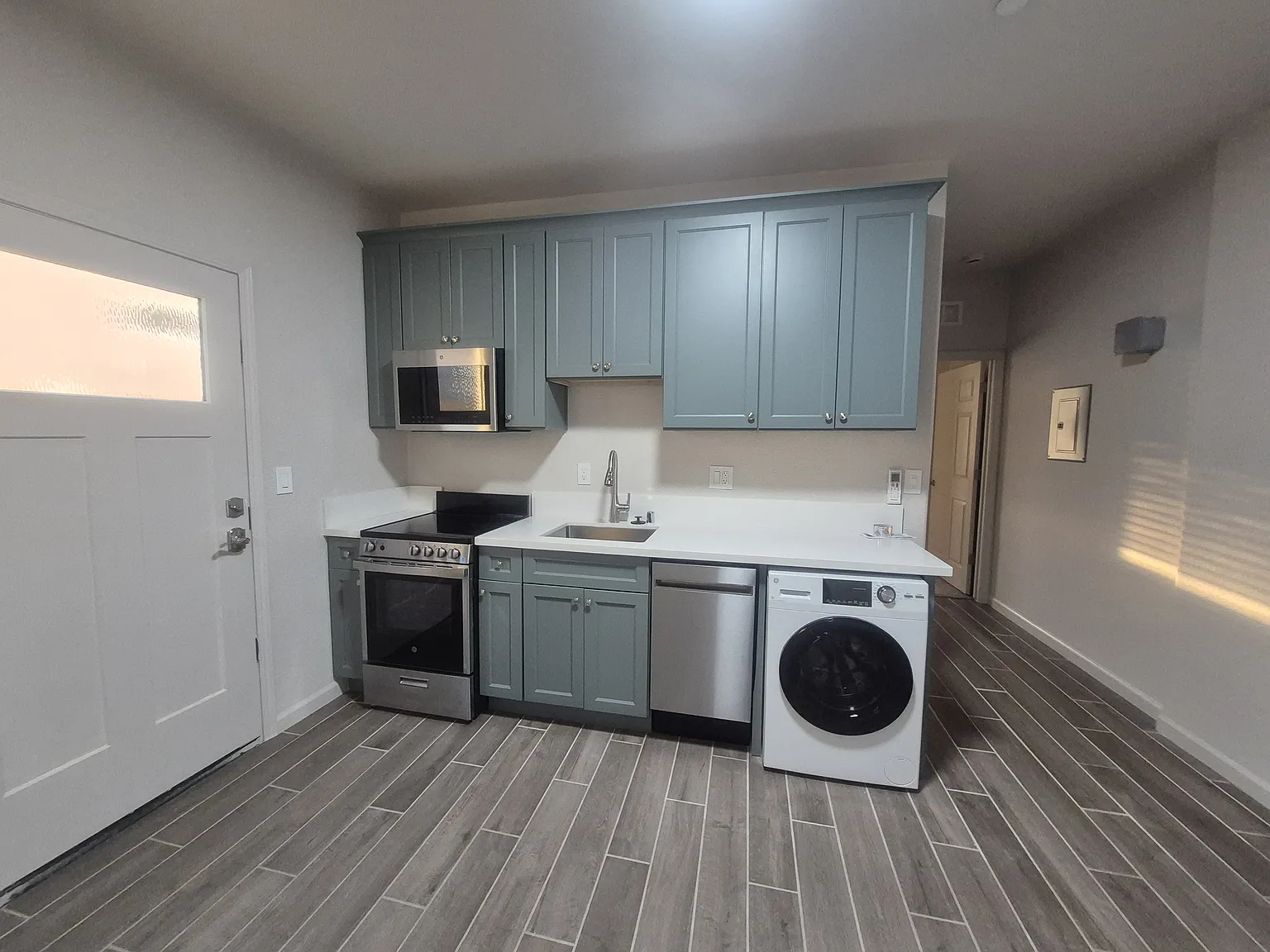 1 bed, 700 sqft, $1,650 — Photo 2