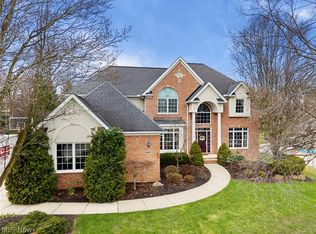 8460 Windsor Way, Broadview Heights, OH 44147