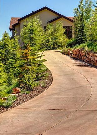 3rd image of 5460 Cove Hollow Ln