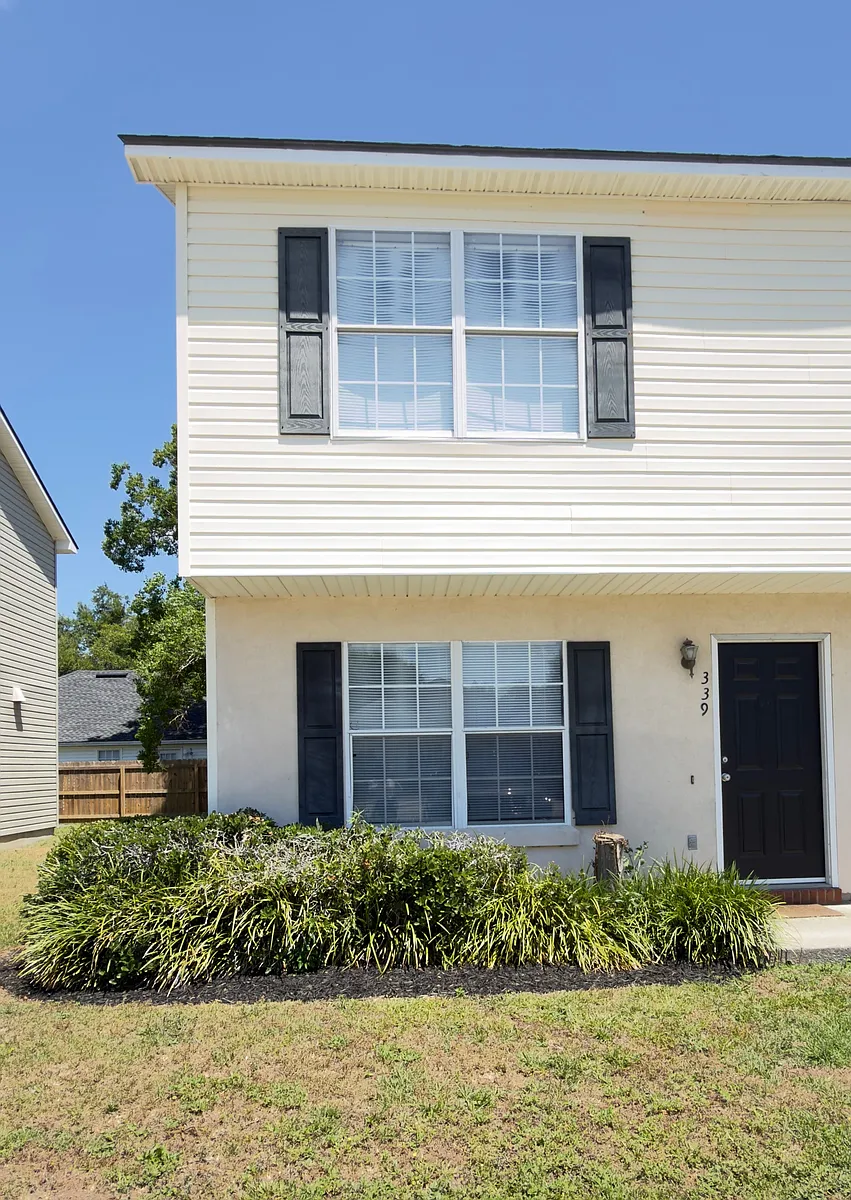 Front - 339 Brookfield Rd