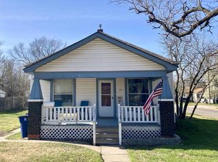 131 SW 5th St, Newton, KS 67114