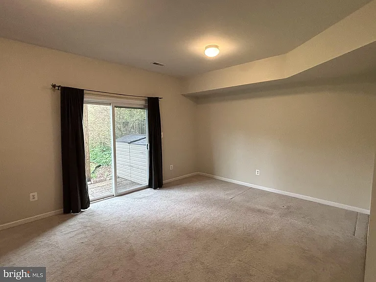 301 Klee Dr — Photo 23