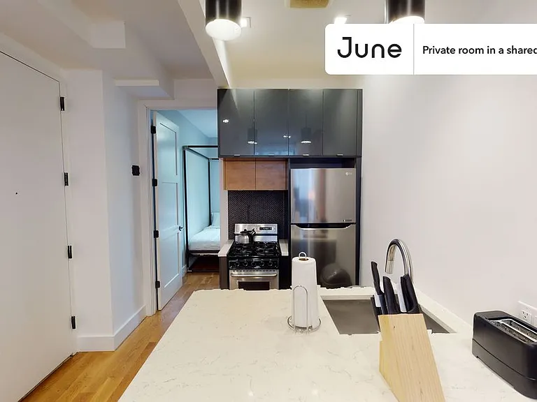 679 Halsey St #B — Photo 10