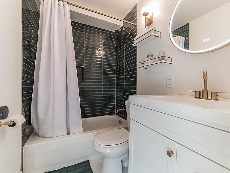 300 Crockett St #111 — Photo 13