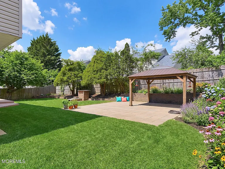 15 Bristlecone Dr — Photo 39