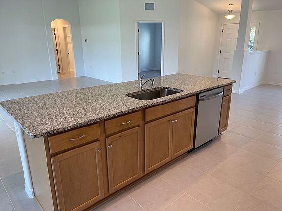 4th image of 189 Bayside Dr