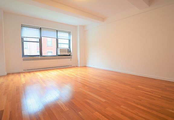 4th image of 108 E 38th St APT 409