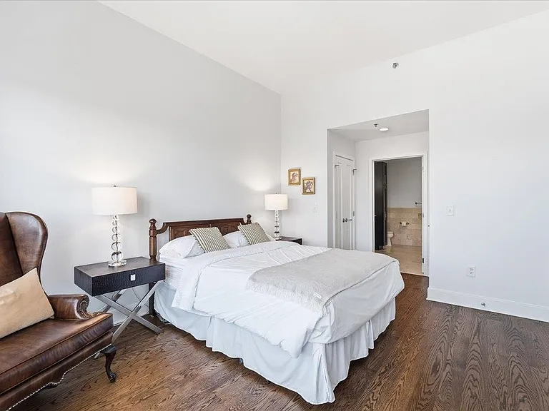 1125 Maxwell Ln #Penthouse 1221 — Photo 23