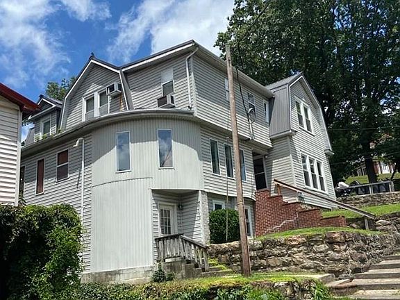 2nd image of 526 Oak Ave NW