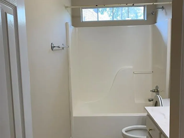 131 Live Oaks Dr — Photo 10