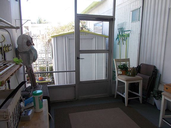 5th image of 321 Carl Ave