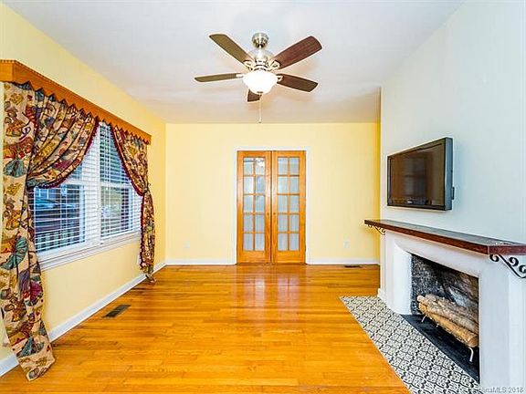 5th image of 133 Barnard Ave