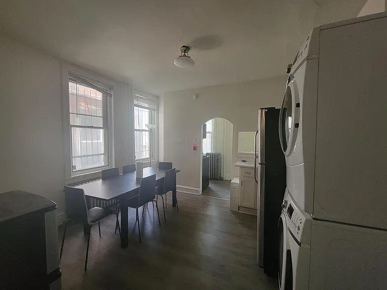 4053 Spruce St — Photo 1