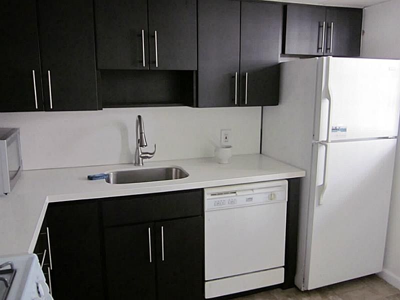 1st image of 1615 Meridian Av #202