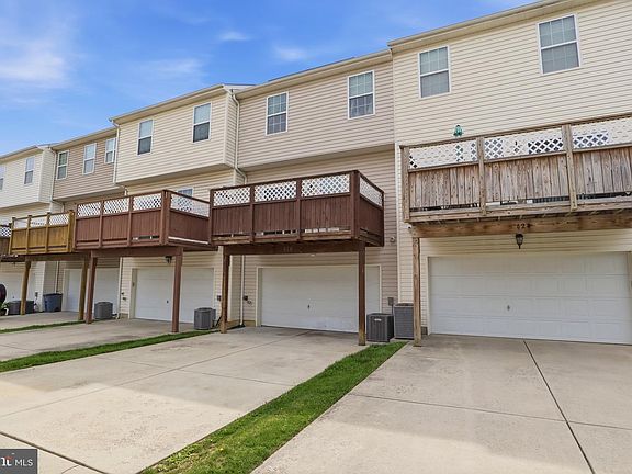 4th image of 626 Snowberry Way