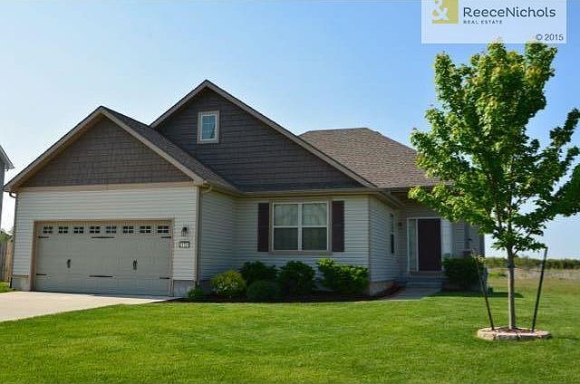 Lovely large lot, this ranch home is just what you're looking for!