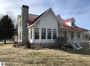 1284 Green Point Rd, Frankfort, MI 49635