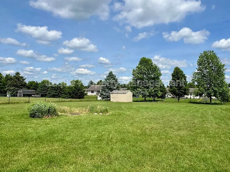 53641 Rolling Meadow Blvd — Photo 27