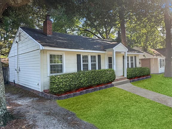 2nd image of 214 Circle Ct