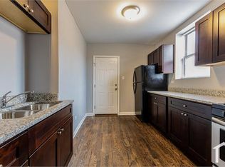 7525 S Kingston Ave #2E, Chicago, IL 60649