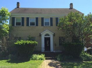 10404 Edgepark Dr, Garfield Heights, OH 44125