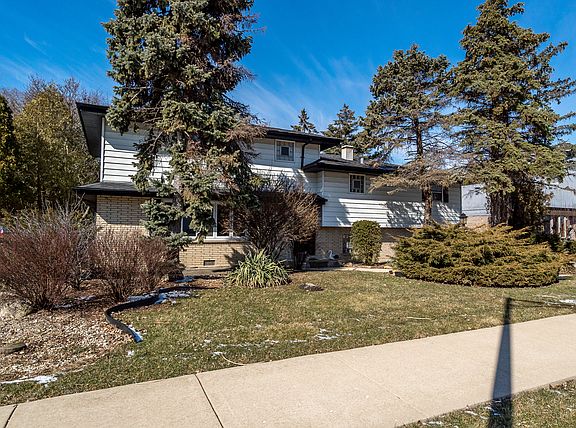 2nd image of 8416 Neenah Ave