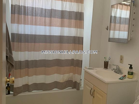 2nd image of 50 Fisher Ave APT 1A