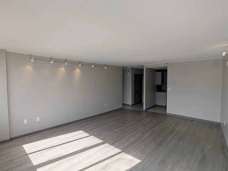 100-A512 Wells St #1 — Photo 12