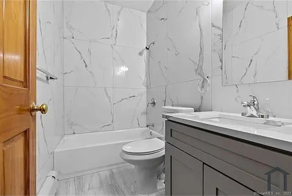 103 Barnum Ave #103B — Photo 2